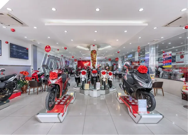 Khu trưng bày xe máy tại văn phòng TC Credit